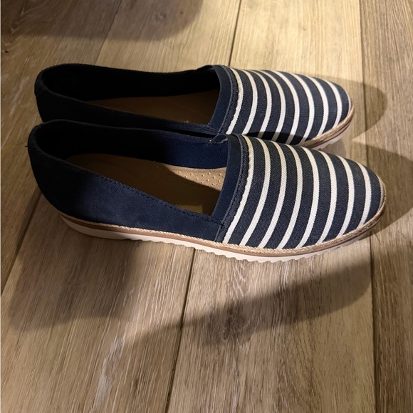Clarks Navy and White Striped Shoes - Picture 3 of 4